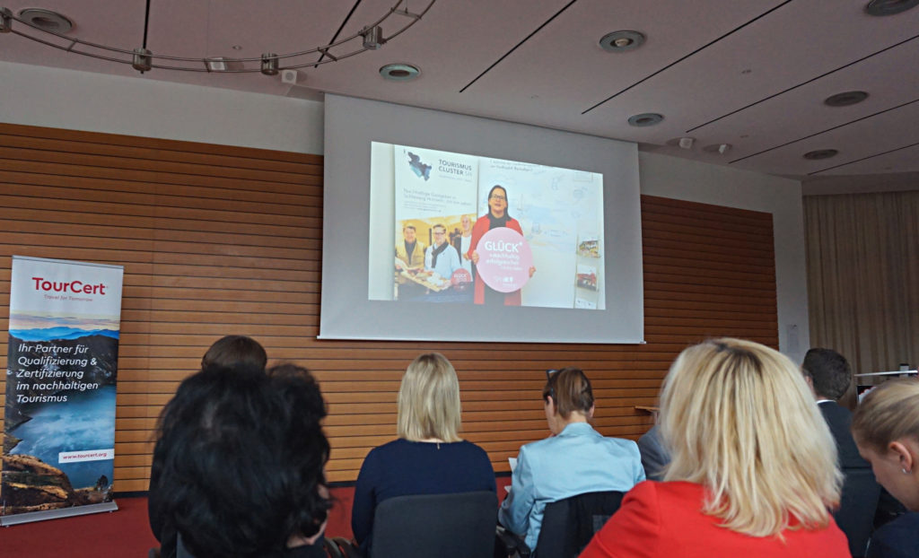 Kim Hartwig, Clustermanagement Tourismus Schleswig-Holstein, sendet eine Videobotschaft 