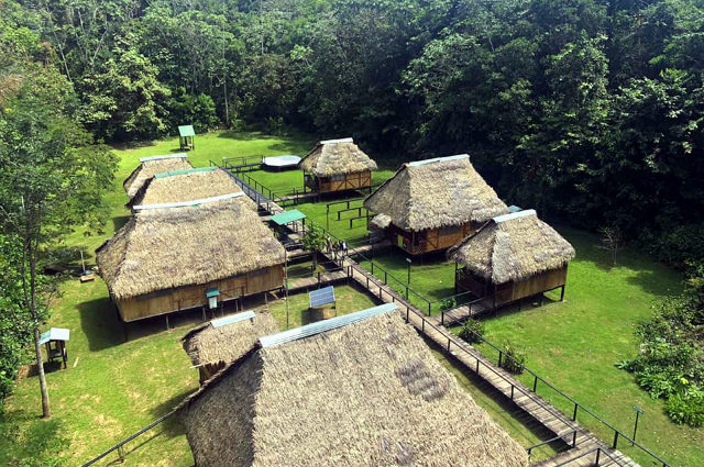 Unterkünfte im Cuyabeni Wildlife Reserve Küste im Machalilla Nationalpark © Verónica Muñoz/TourCert