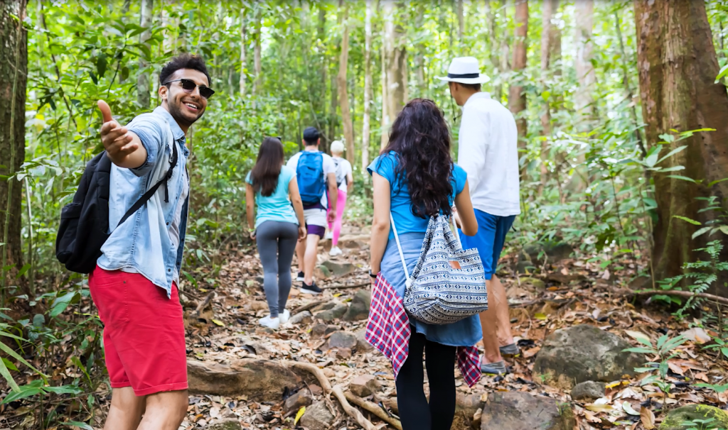 Reisegruppe im Wald