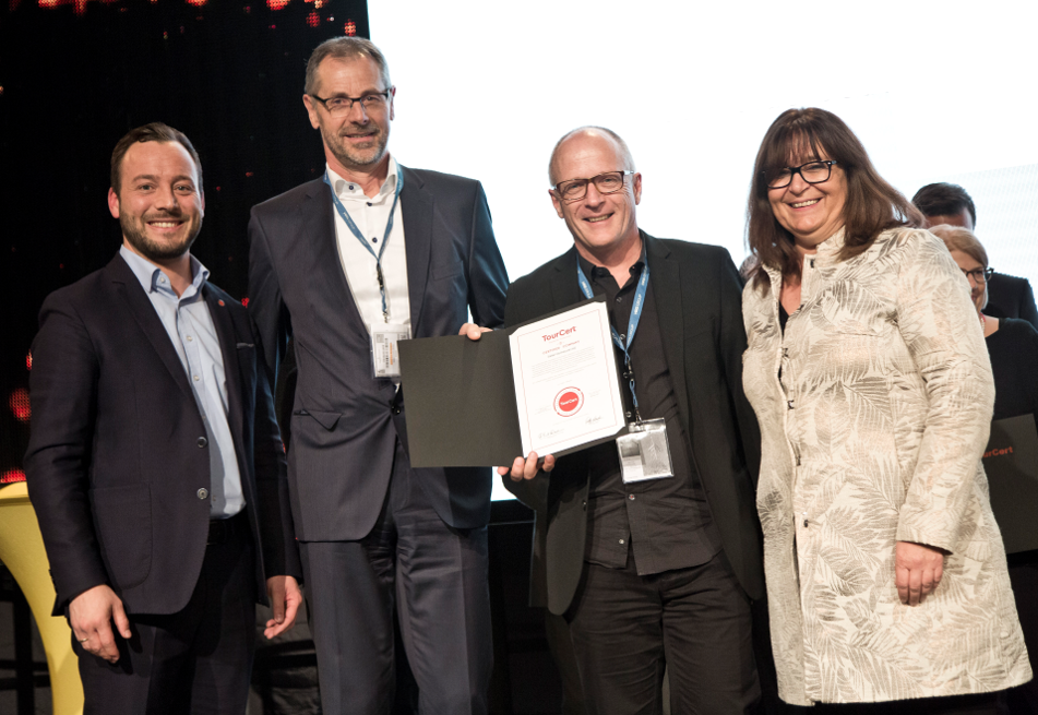 Marco Giraldo, TourCert, VR Tony von Rickenbach und CEO Marcel Murri, Sattel-Hochstuckli AG und Dagmar Lund-Durlacher, Vorsitzende TourCert-Zertifizierungsrat